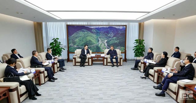 集团向导赴蜀道集团座谈交流